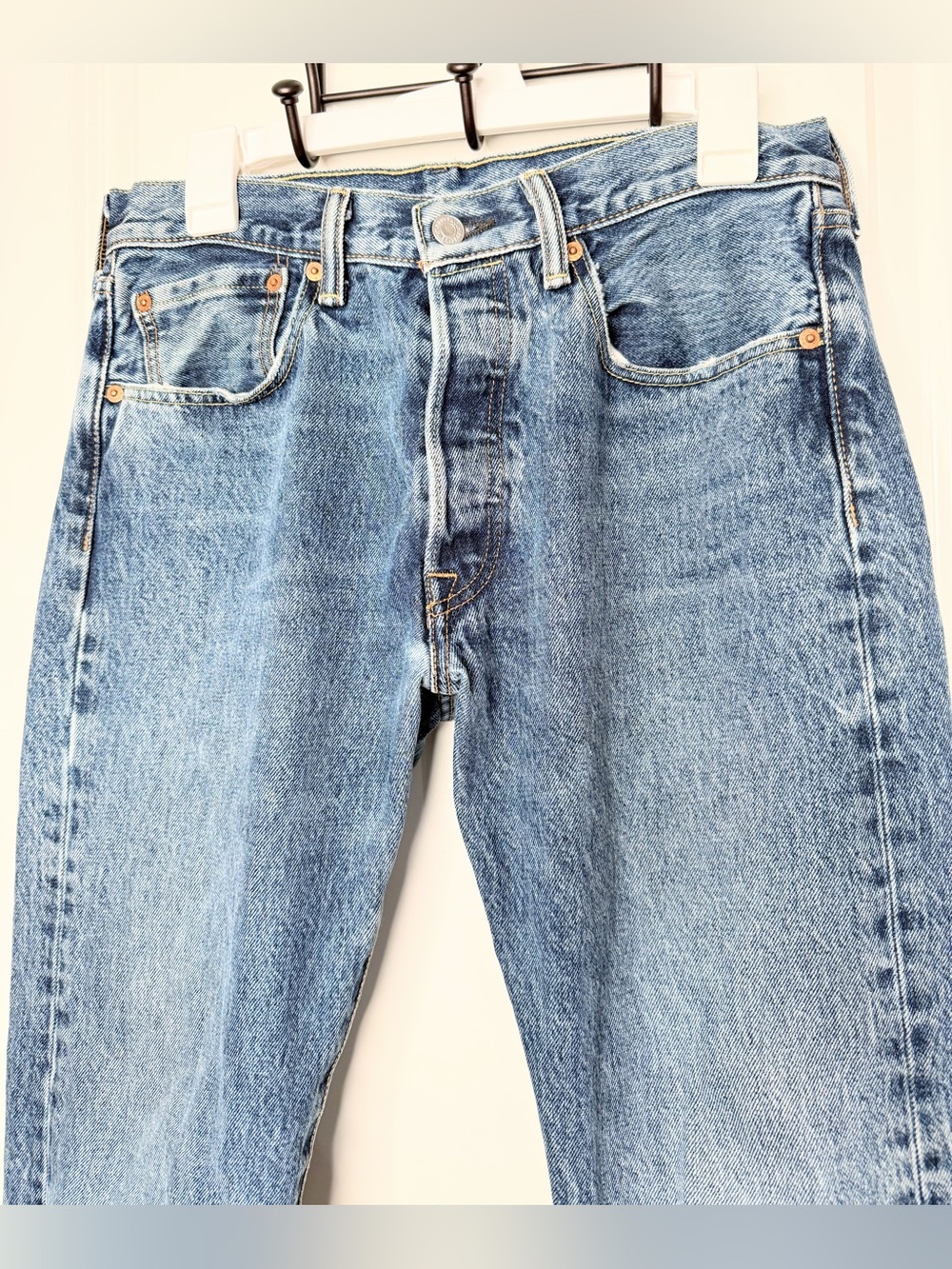 Levi’s 501 Jeans W31 L30 Blue 100% Cotton Button Fly Straight Leg Distressed - Picture 2 of 9